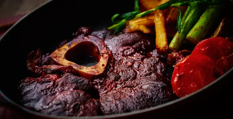 一家将前菜、肉类主菜、配菜与自由搭配理念融为一体的 Auberge 风格餐厅2